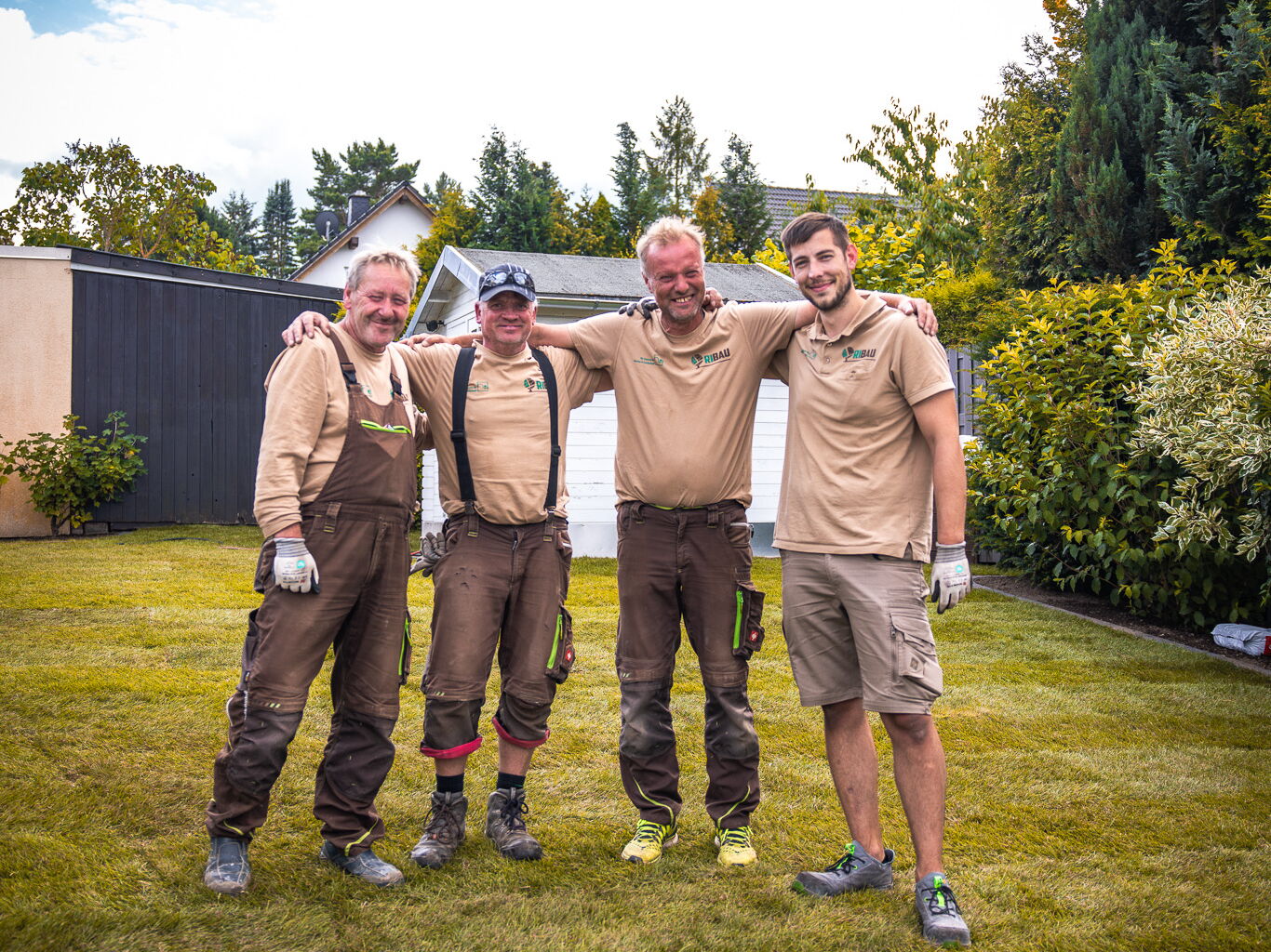  Gruppenfoto des GaLa-Ribau Teams im Außenbereich